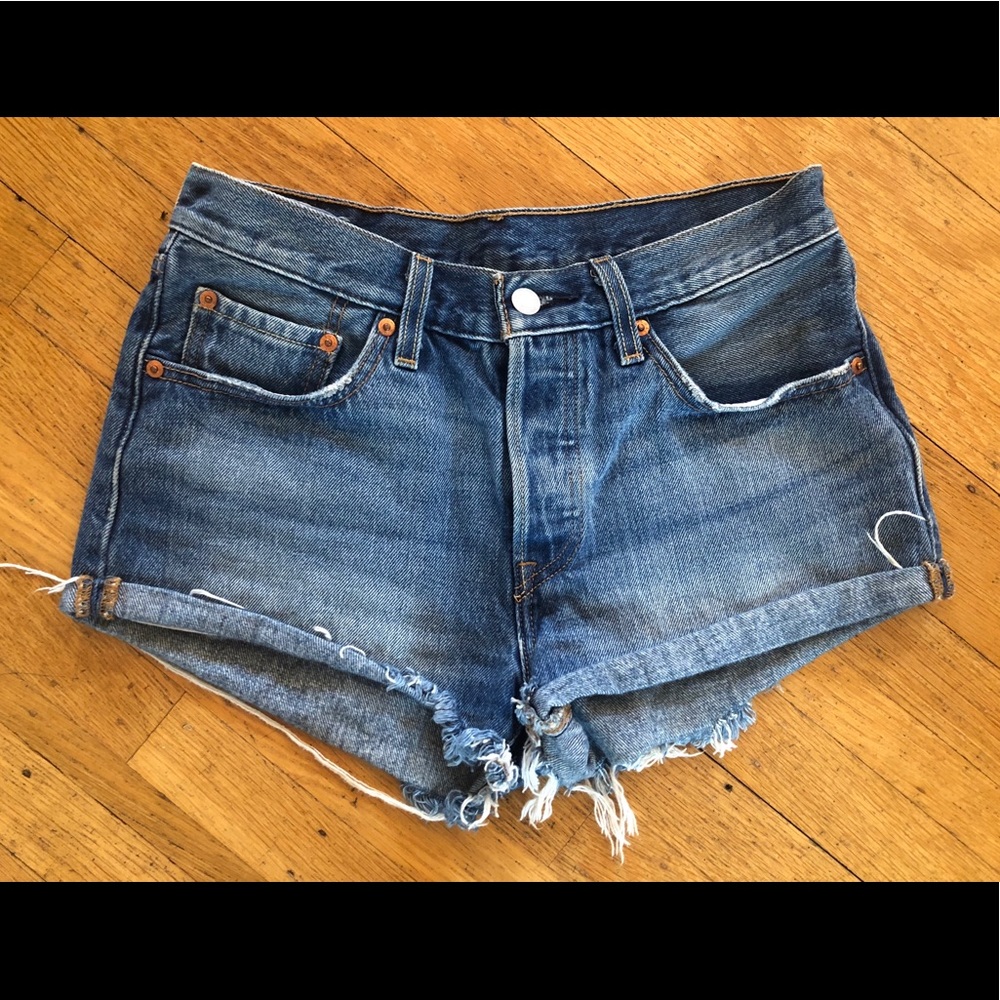 Levi’s button fly cutoff size 26